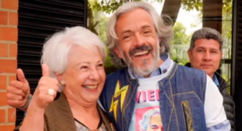 Madre de Juan Daniel Oviedo revela distanciamiento por financiar campaña con su patrimonio