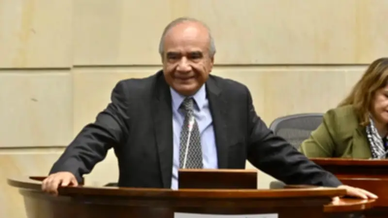 Magistrado Carvajal cuestiona suspensión de emergencia económica y advierte extralimitación de Corte