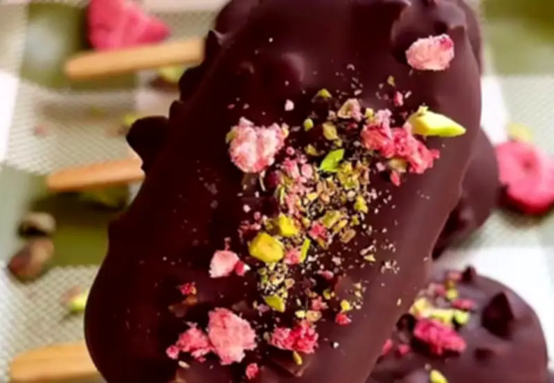 Magnum Dubái: Receta de paletas heladas con chocolate, fresa y pistacho