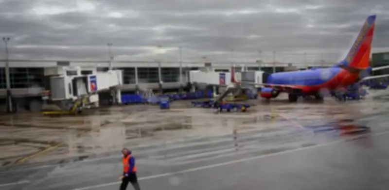 Mal olor en centro de control aéreo de Virginia paraliza aeropuertos de Washington