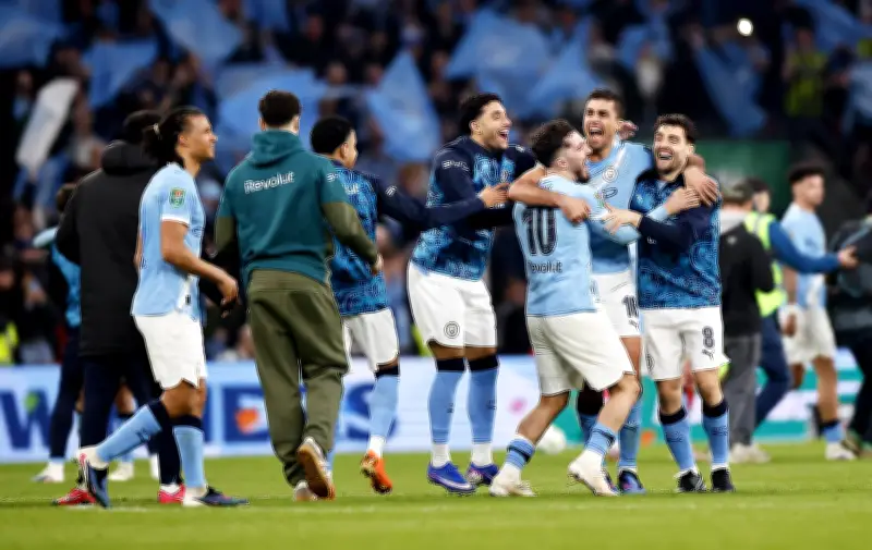 Manchester City derrota a Arsenal en la final de la Carabao Cup con doblete de O'Reilly