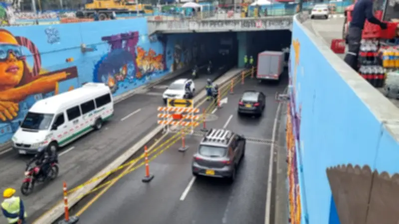 Maquinaria del Metro de Bogotá causó caída de material y daños en deprimido de la Calle 72
