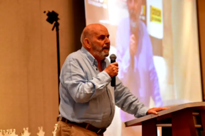 Maurice Armitage renuncia a candidatura presidencial para primera vuelta del 31 de mayo