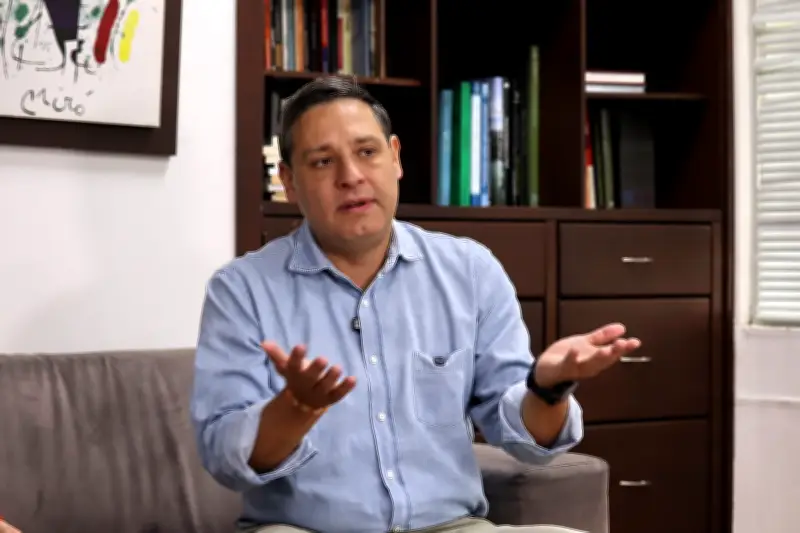 Mauricio Lizcano critica consultas presidenciales y exige renuncia a reposición de votos