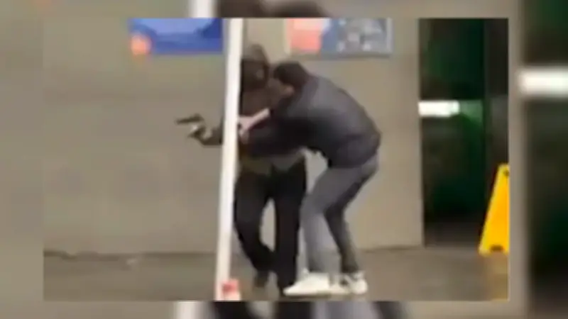 Medellín: Ciudadano frustra robo con resistencia y ayuda comunitaria en Terminal del Sur