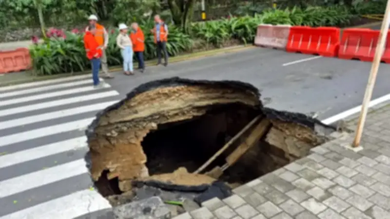 Medellín: Hueco en Avenida El Poblado sería reparado a finales de abril