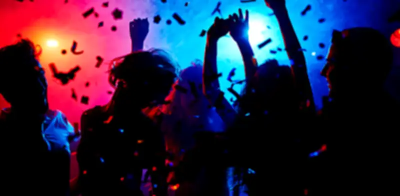 Medellín ingresa al 'Top 50' mundial de vida nocturna: claves de su éxito y desafíos