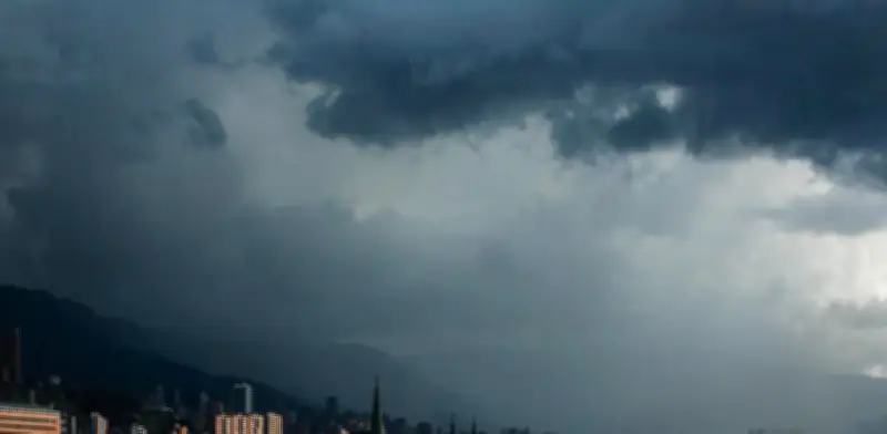 Medellín y Antioquia activan alerta máxima ante temporada de lluvias con suelos saturados