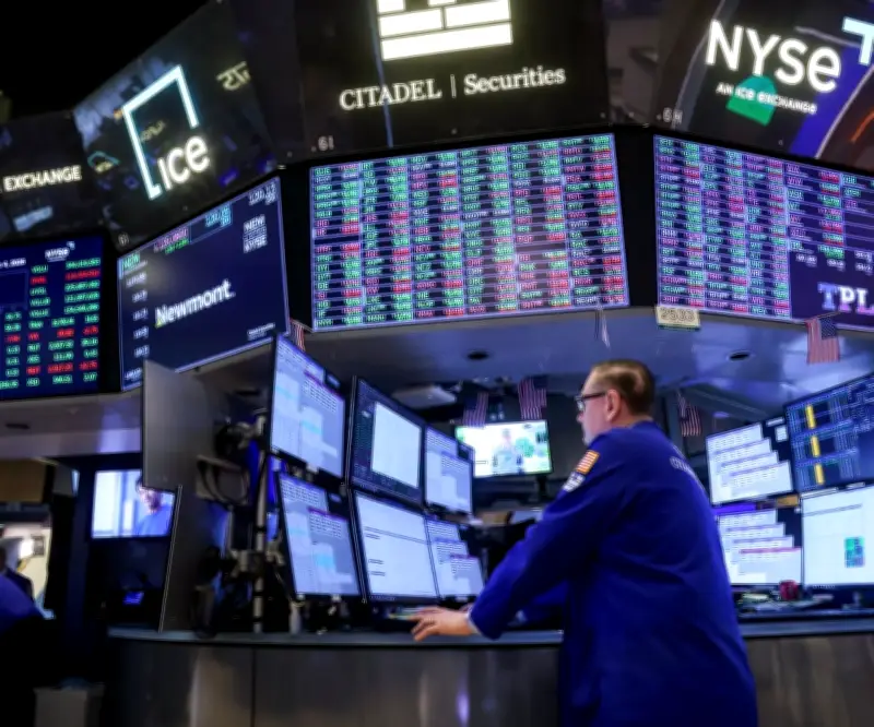 Mercados en caída: petróleo impulsa rendimientos y reduce expectativas de recortes