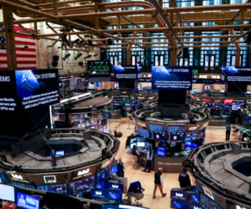 Mercados globales caen por guerra y crisis crediticia mientras petróleo supera US$103