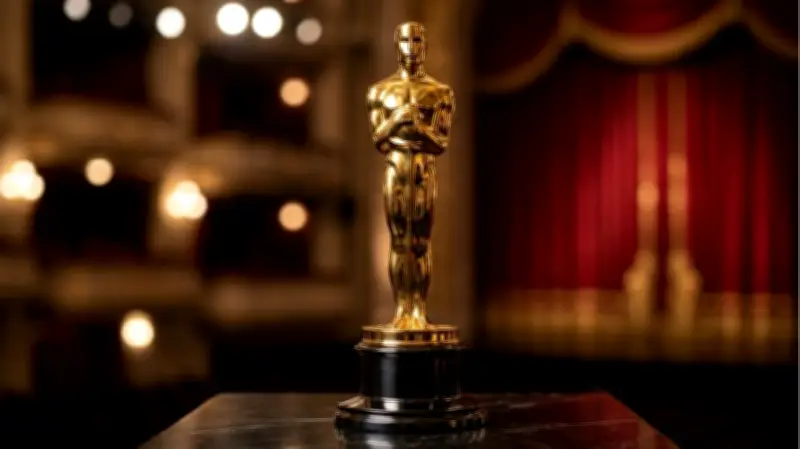 Mhoni Vidente predice triunfos de Guillermo del Toro y DiCaprio en los Óscar