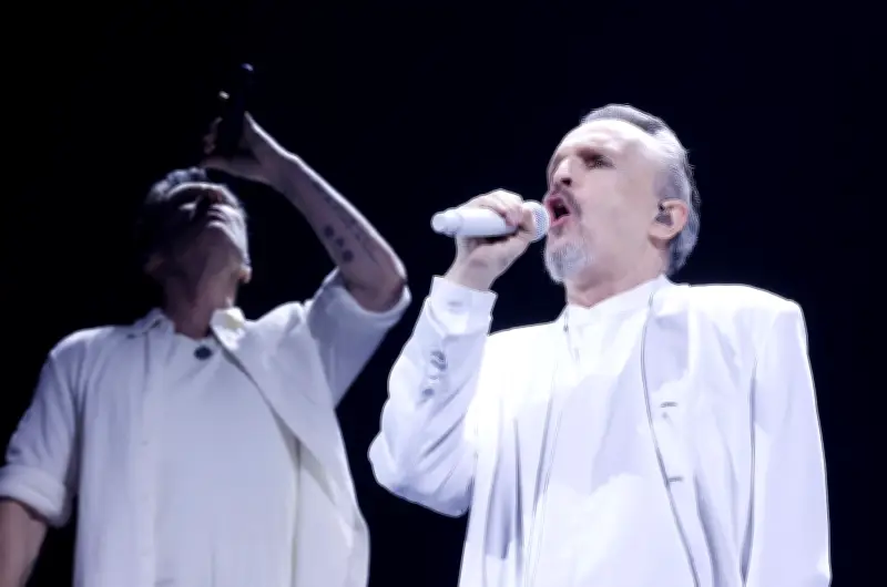 Miguel Bosé deslumbra en Bogotá con su 'Importante Tour 2026' y un repertorio que celebra el amor