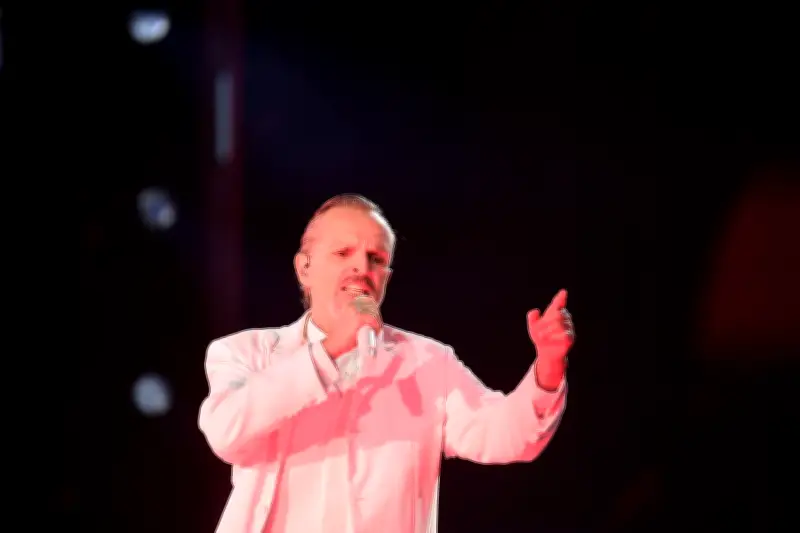 Miguel Bosé llega a Colombia con su gira Importante Tour 2026 para dos conciertos en Bogotá y Medellín
