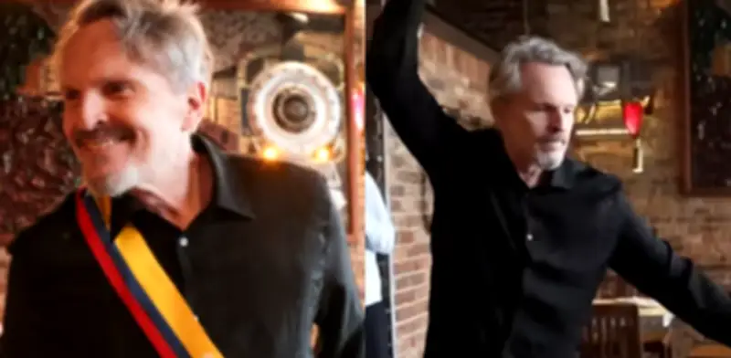 Miguel Bosé recibe cálida bienvenida en Bogotá antes de su concierto en el Movistar Arena