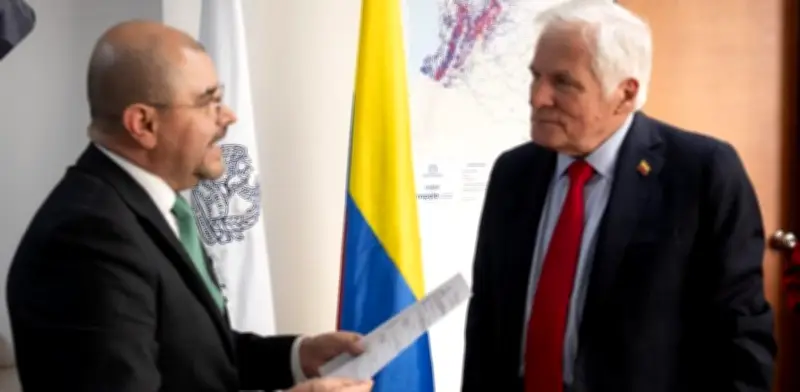 Miguel Uribe Londoño oficializa su candidatura presidencial con el Partido Demócrata