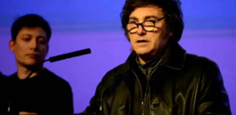 Milei acusa a empresarios de resistirse a perder subsidios y defiende su plan económico