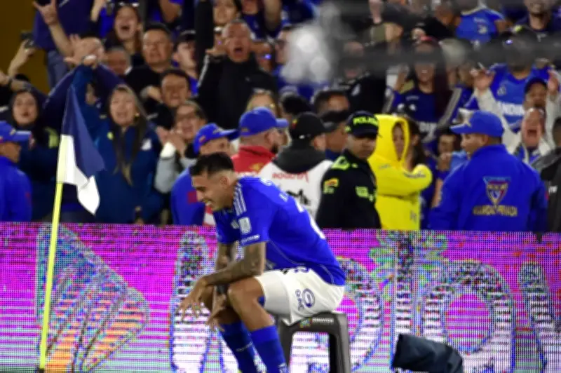 Millonarios golea 3-0 a Atlético Nacional y pone en jaque a Diego Arias