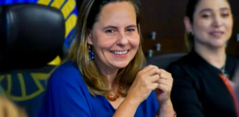 Ministra de Vivienda critica alza de tasas del Banco de la República por afectar acceso a vivienda