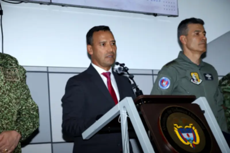 Ministro de Defensa ordena investigación tras muerte de policía en operativo militar en Cauca