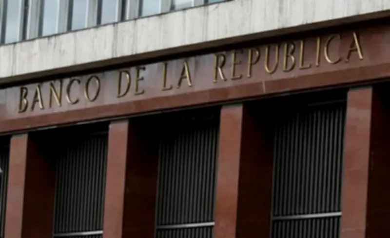 Ministro de Hacienda abandona Junta del Banco de la República por disputas sobre tasas de interés