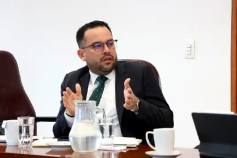 Ministro Palma advierte que conflicto en Medio Oriente podría frenar reducción de gasolina