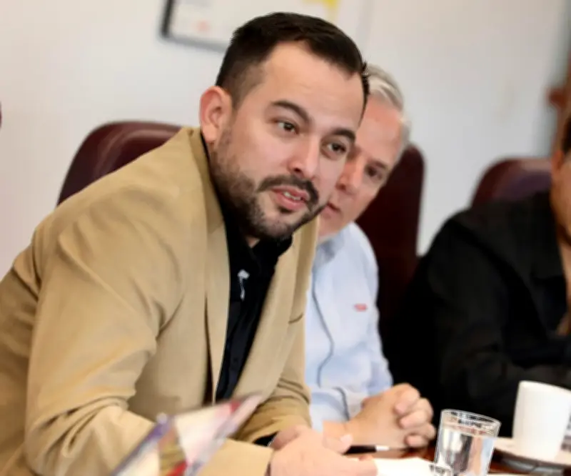 Ministro Palma advierte que guerra en Medio Oriente podría elevar precios de gasolina