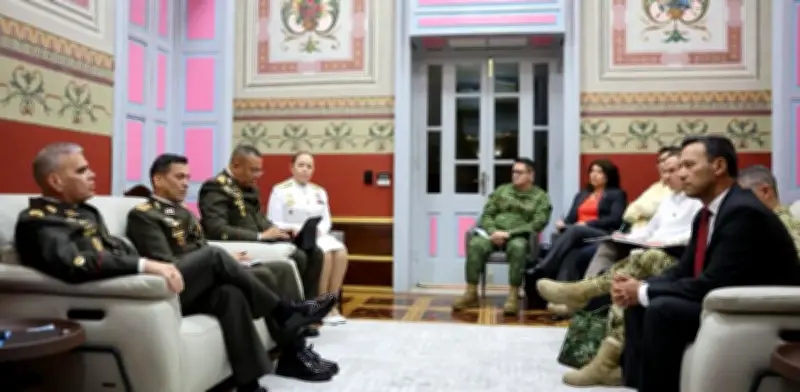 Ministros de Defensa de Colombia y Venezuela se reúnen en Caracas tras suspender encuentro presidencial