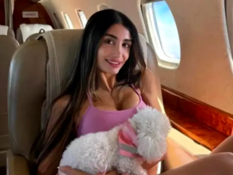 Modelo Adva Lavie enfrenta cargos por robar a hombres mayores en citas online