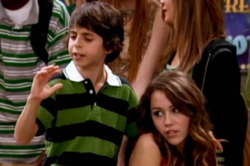Moisés Arias: De Rico Suave en Hannah Montana a actor serio con raíces colombianas