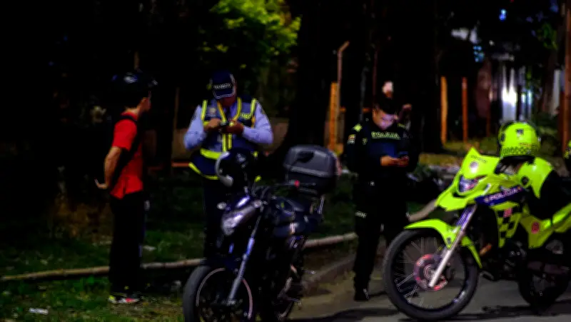 Motociclistas en Colombia: multa de $633.200 e inmovilización por sillín desgastado