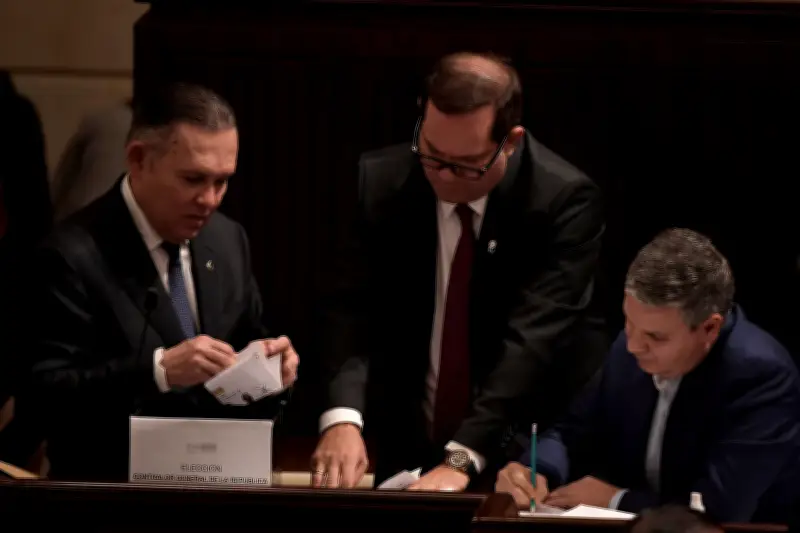 Más de 230 aspirantes compiten por la Contraloría General en proceso liderado por el Congreso