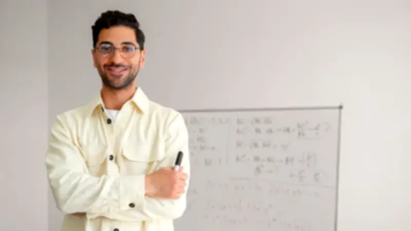 Más de 26.000 docentes en Colombia obtendrán ascenso y aumento salarial tras evaluación