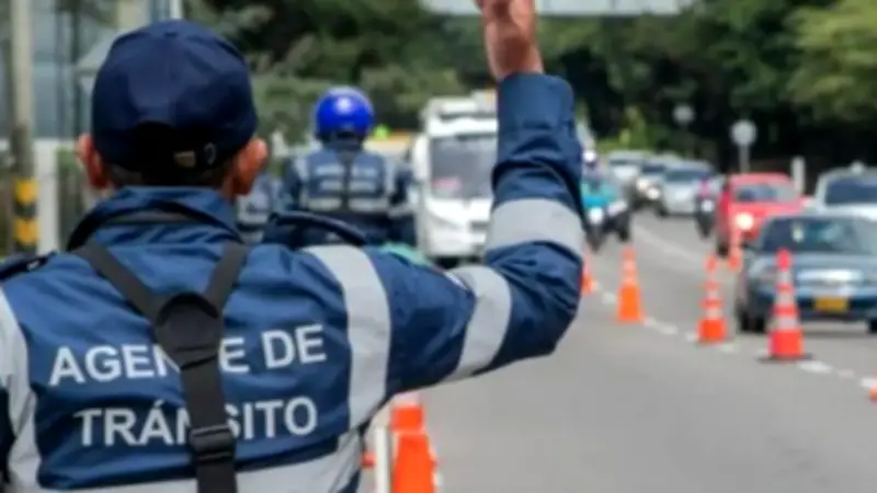 Más de 3,2 millones de vehículos circulan por las vías de Colombia en puente festivo