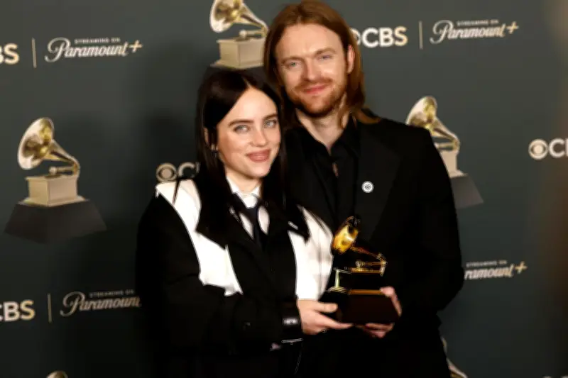 Muere atropellado por tren el acosador obsesionado con Billie Eilish en Los Ángeles