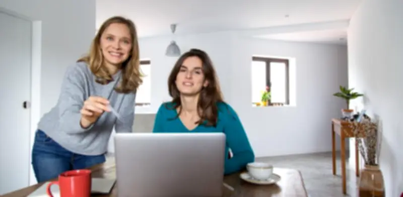 Mujeres lideran el 57% de búsquedas de vivienda en Colombia y transforman el mercado inmobiliario