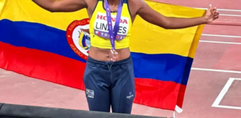 Natalia Linares hace historia: bronce en Mundial bajo techo y récord nacional en salto largo