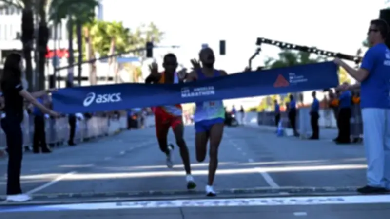 Nathan Martin gana el Maratón de Los Ángeles 2026 en un final dramático de película