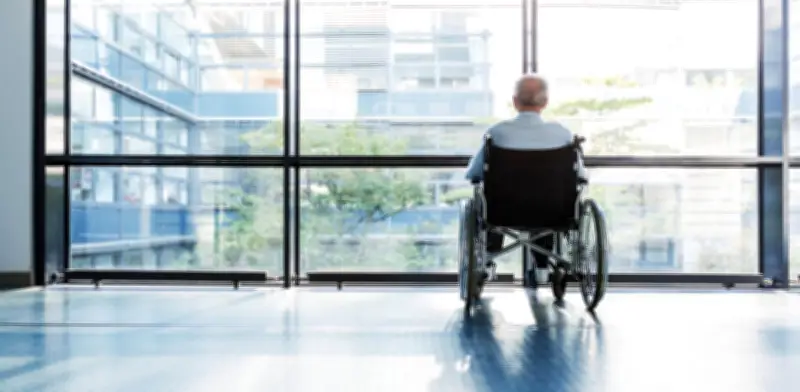 Neuroprótesis revolucionaria devuelve comunicación a pacientes con ELA y lesiones medulares