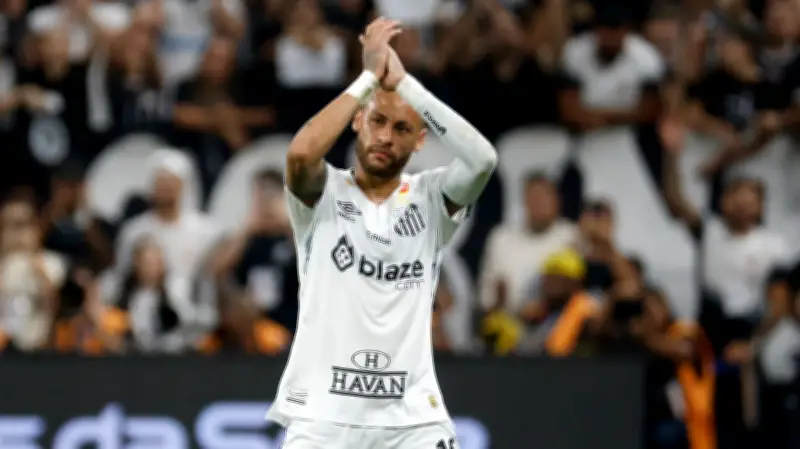 Neymar estalla contra críticas por ausencia en partido: 'Es muy complicado ser yo'