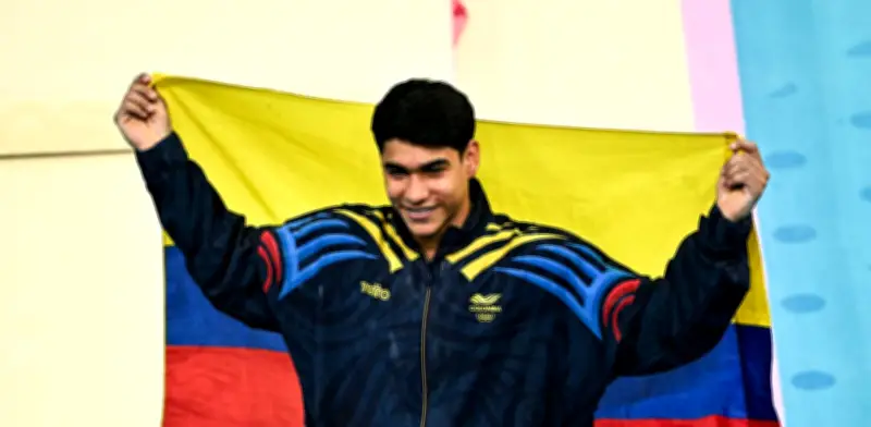 Ángel Barajas suma bronce en barra fija en la Copa Mundo de Gimnasia de Bakú