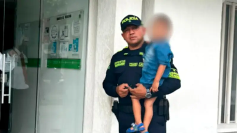 Niño de 3 años rescatado en La Dorada tras días de abandono: agradeció con beso a policía