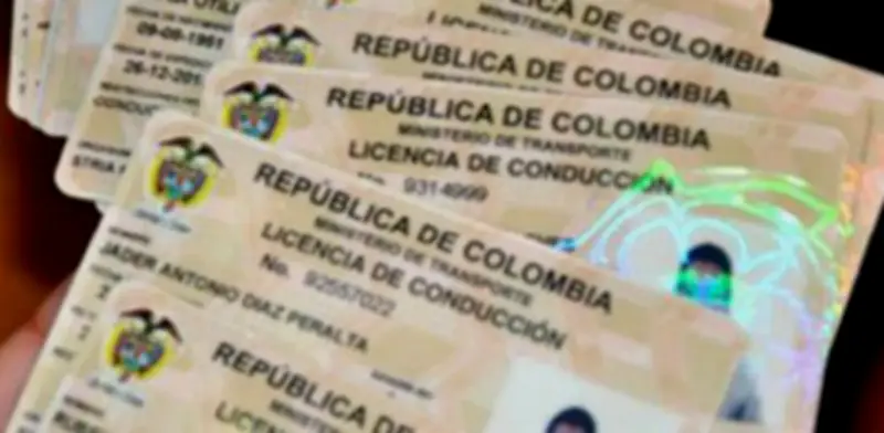 Nuevas pruebas más rigurosas para obtener licencia de conducción en Colombia desde 2026