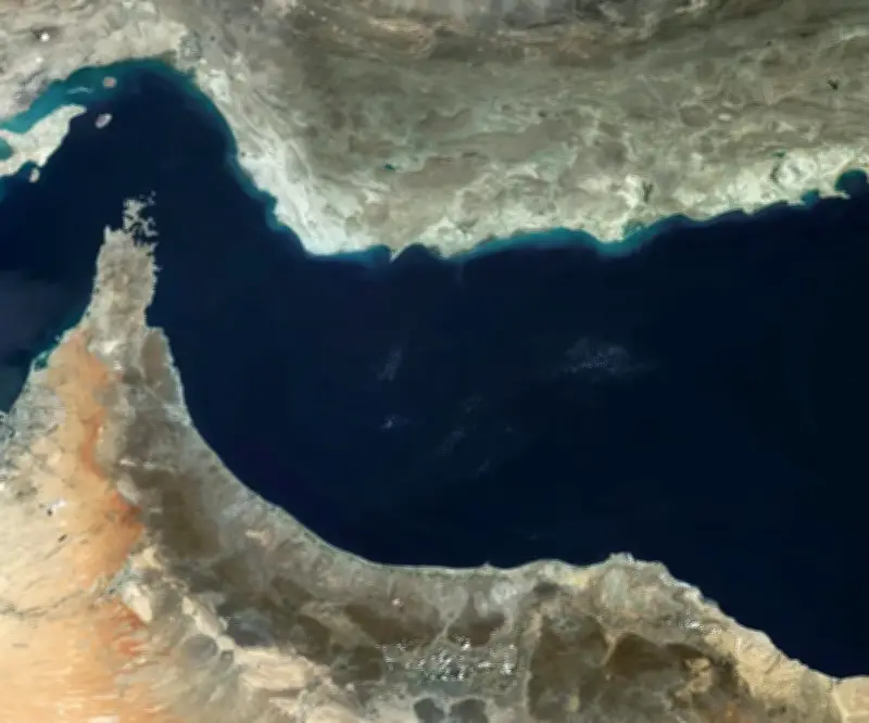 Nuevo líder supremo de Irán afirma que el Estrecho de Ormuz permanecerá cerrado