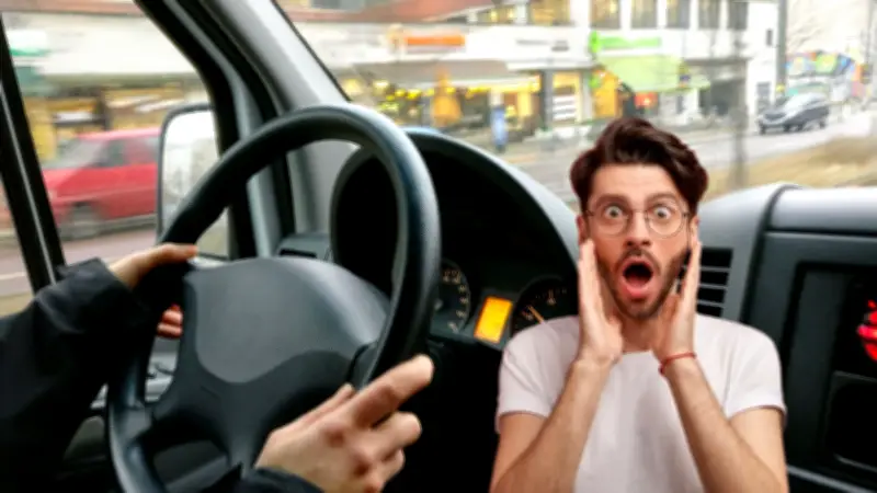 Nuevo sistema para licencias de conducción en Colombia: más exigente y costoso desde 2026