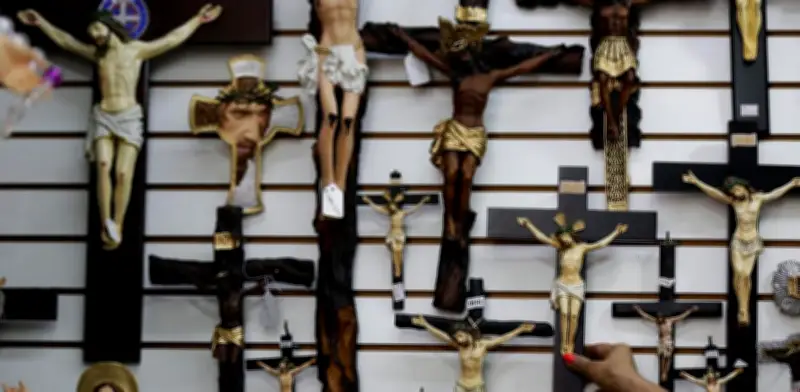 Objetos religiosos que se pueden bendecir en la misa por enfermos del Jueves Santo