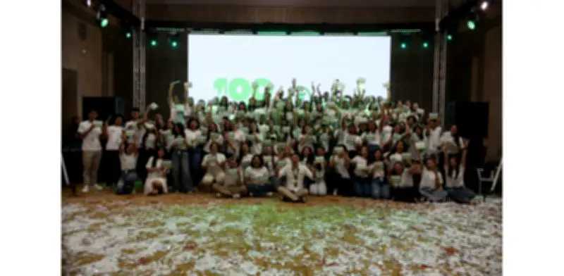 Ofero Colombia entrega 100 vehículos eléctricos a estudiantes universitarios en 13 departamentos