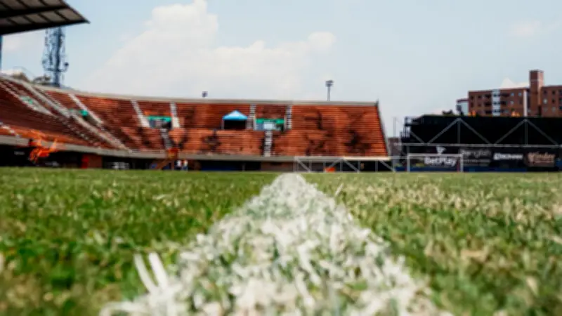 Ola de despidos técnicos sacude el fútbol colombiano: séptimo DT en salir en 2026