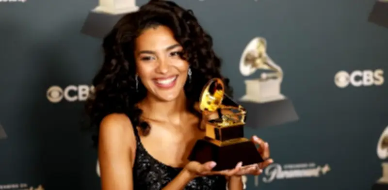 Olivia Dean: La nueva reina del pop británico que conquista premios y corazones