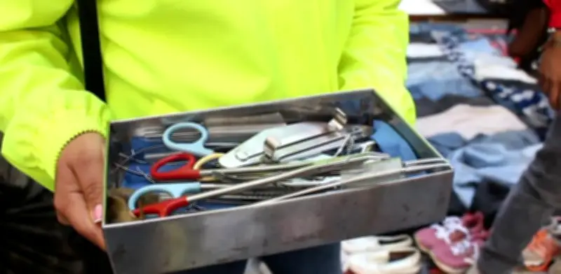 Operativo en Bogotá desmantela venta ilegal de instrumentos quirúrgicos y prendas militares