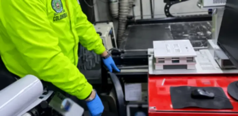 Operativo en Bogotá incauta más de 25.000 insumos tecnológicos falsificados valorados en 2,7 millones de dólares